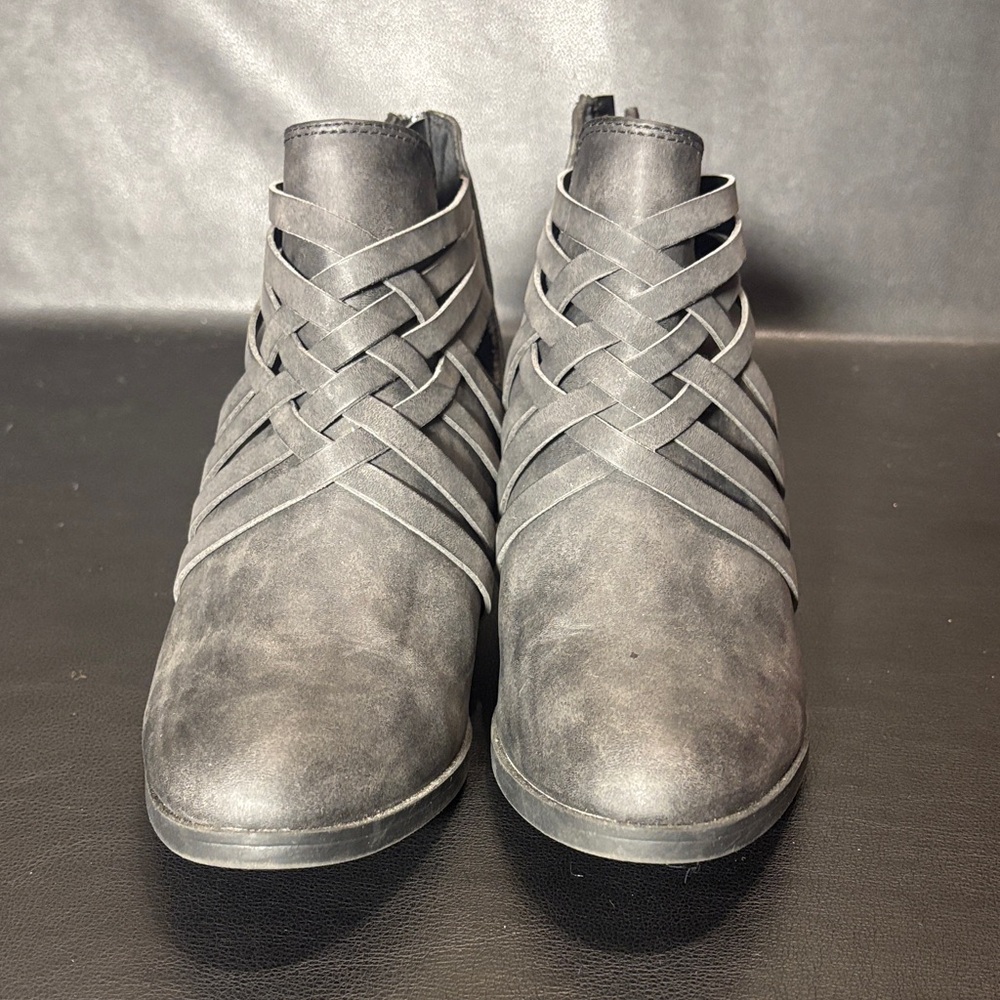 Time and Tru Black Ankle Boots
